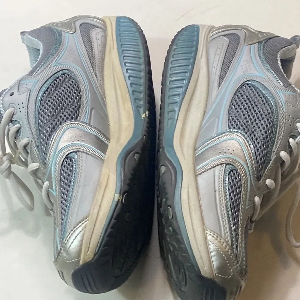 Skechers Shape Ups While You Walk Women Shoes Size 9 US